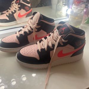 Nike Jordan 1 Mid